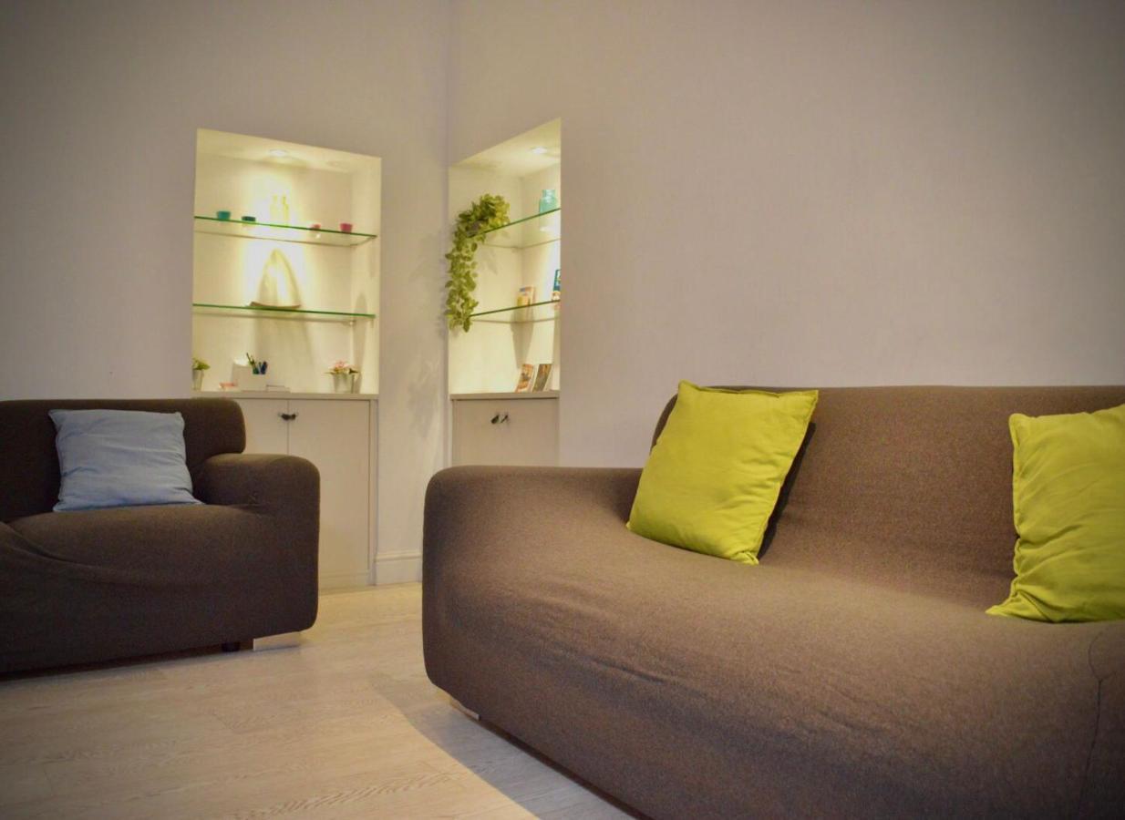 Mc - Piazza Barberini Apartment Rom